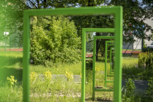 Parki-miejskie-naukowe-place-zabaw (1)